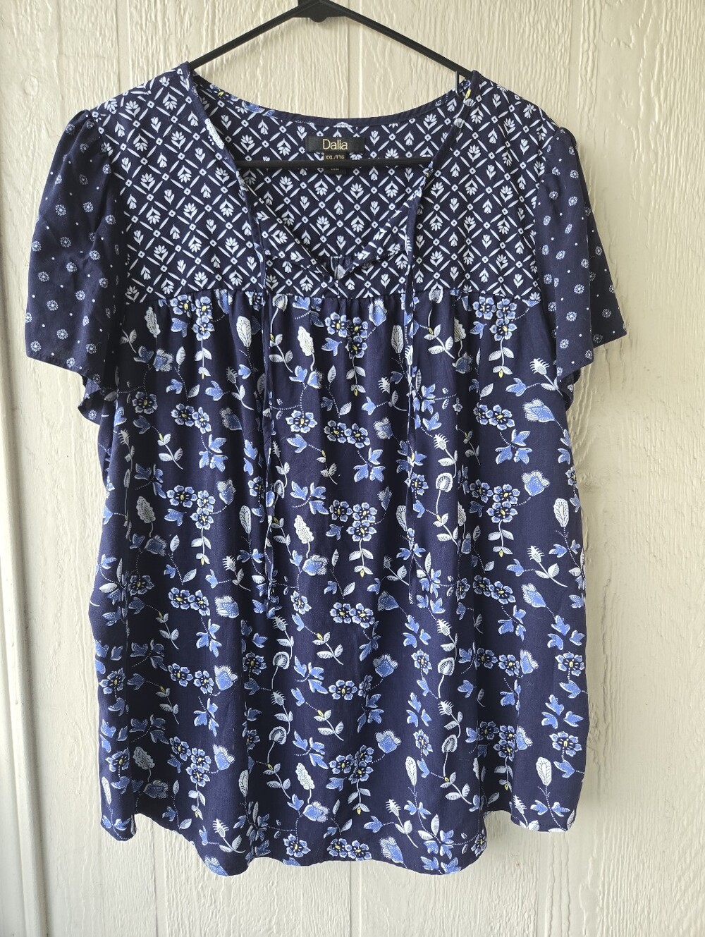 Dalia Navy and White Floral Mixed-Print Short Sleeve Top XXL